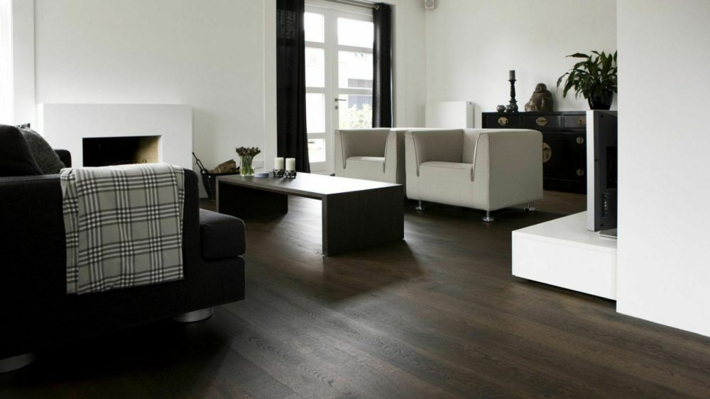 what color wood floor with dark furniture