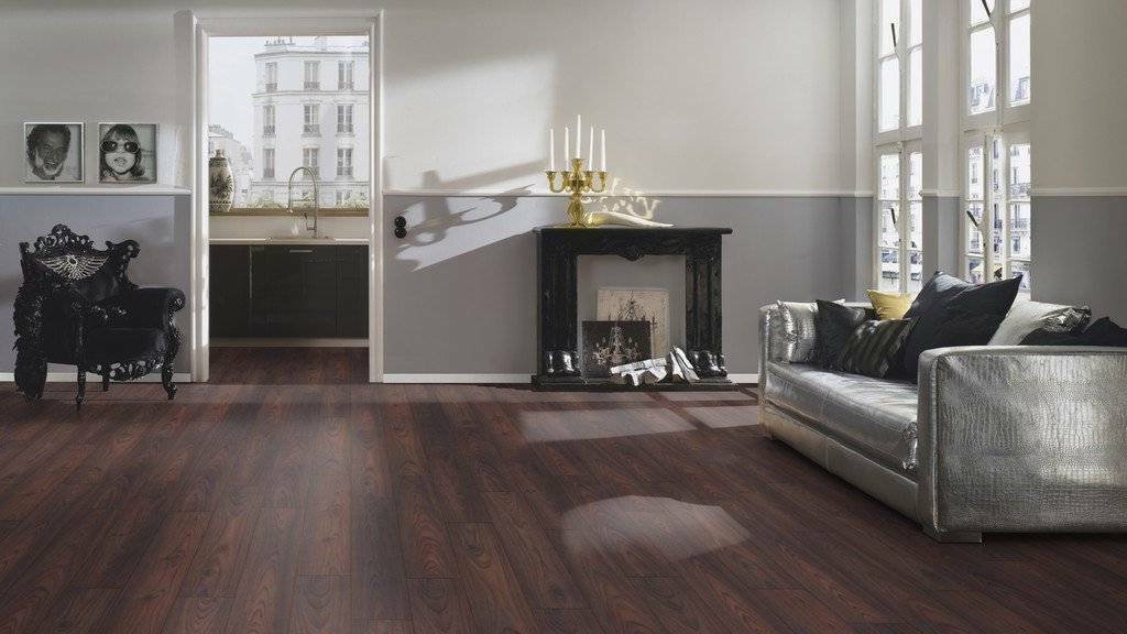 what color wood floor with dark furniture