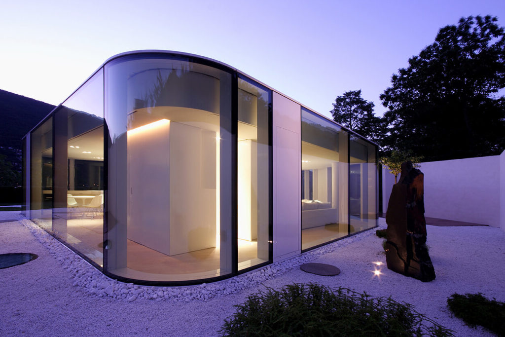 30+ Most Modern Glass Houses Designs