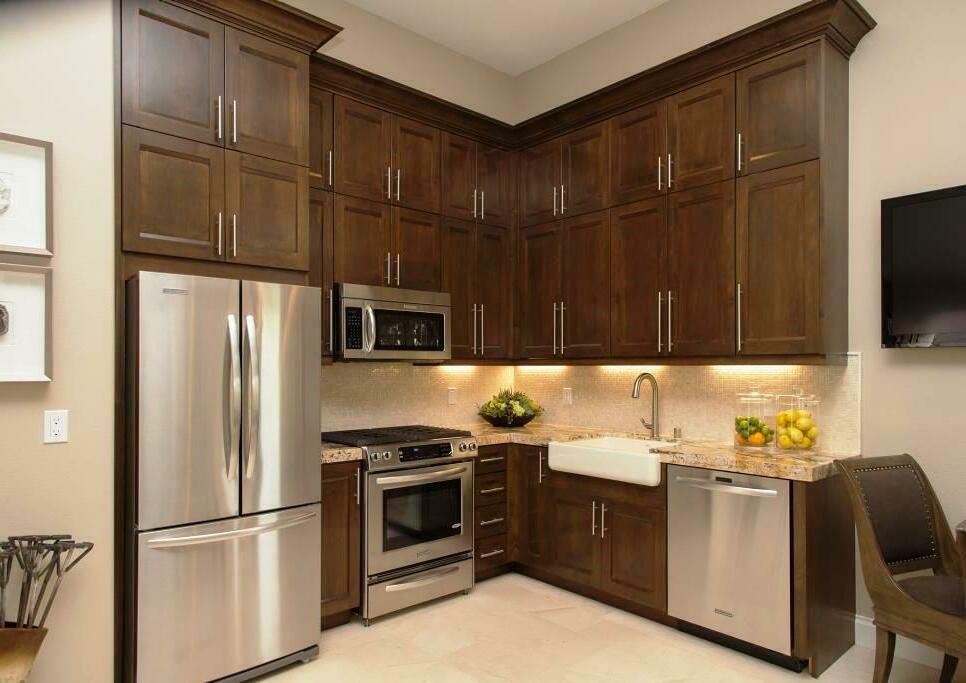 dark kitchen design