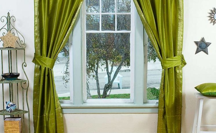 Green curtains in the interior