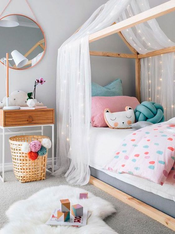 How should the children's bedroom be?