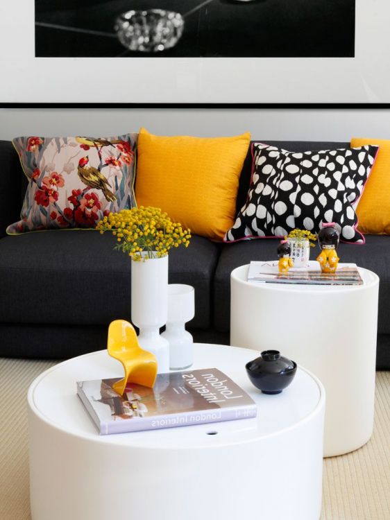 Steps to decorate the coffee table