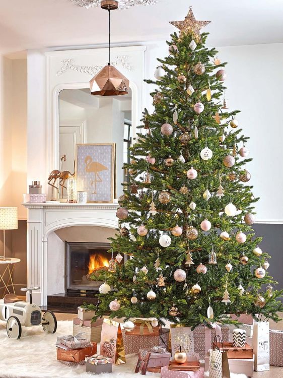 How to build a Christmas tree from scratch