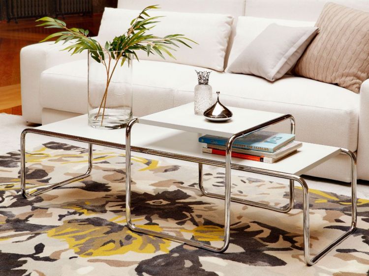 Steps to decorate the coffee table