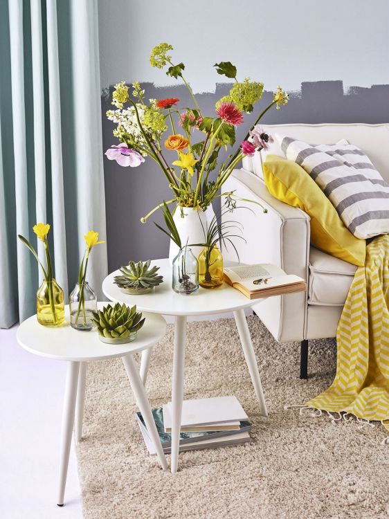 Ideas to decorate your living room for spring Plants, flowers and lots of color!