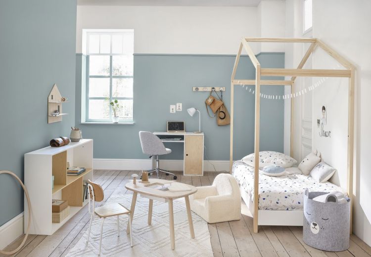 How should the children's bedroom be?