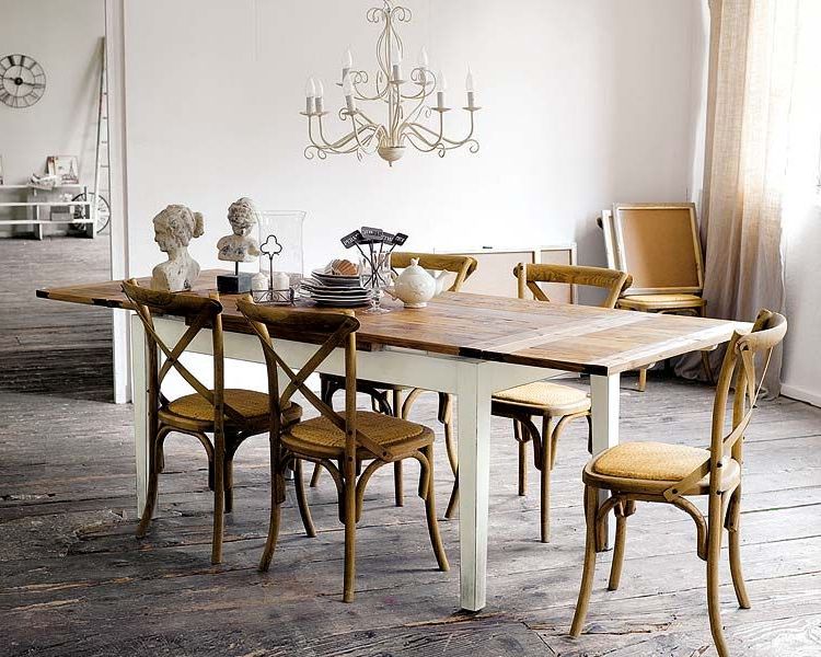 Dining rooms with extendable tables