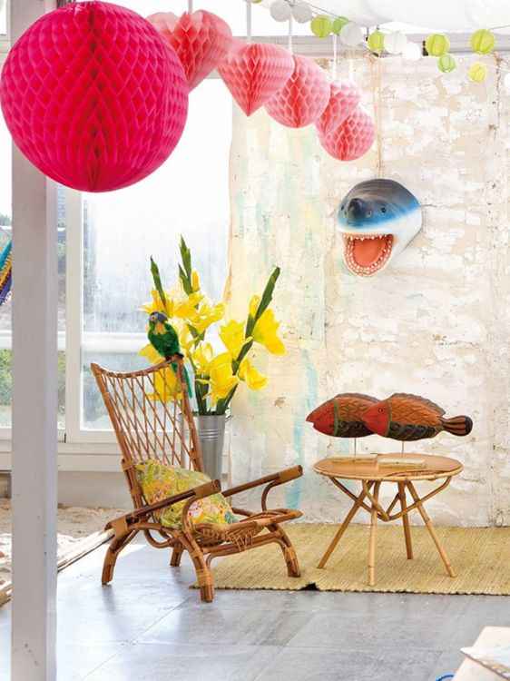 Beach-style decoration. Get a cool beach deco