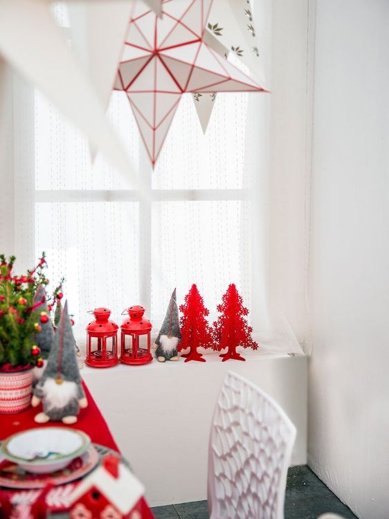 How to decorate a Christmas table with children