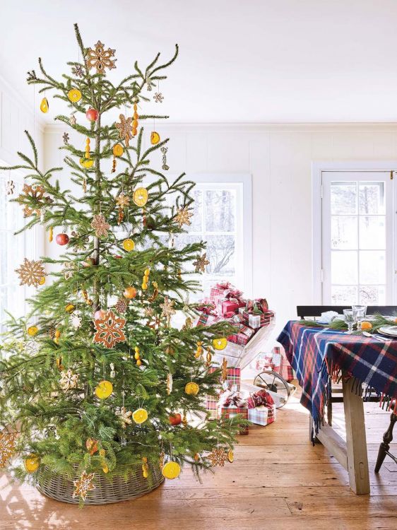 How to build a Christmas tree from scratch