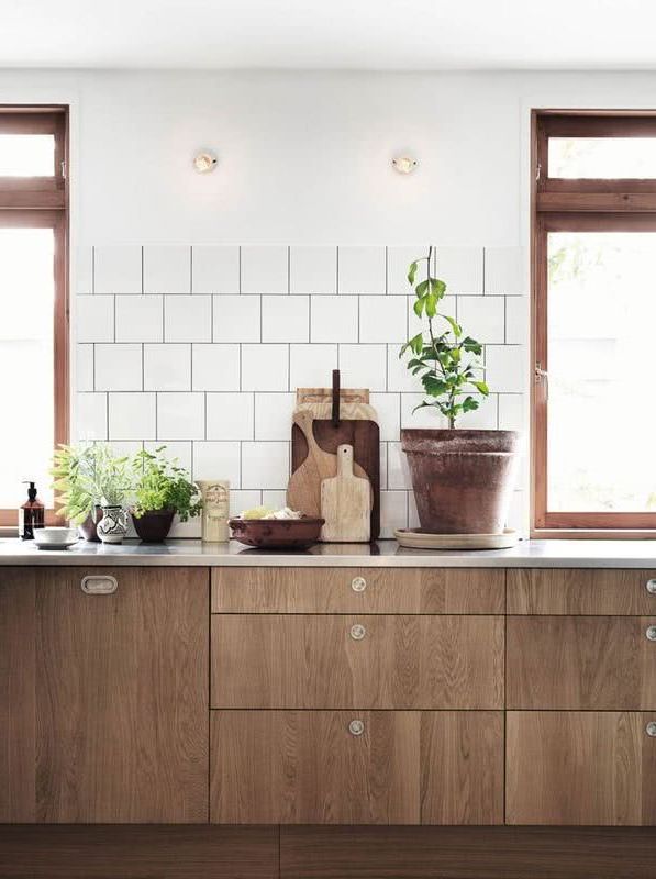 White and wood kitchens