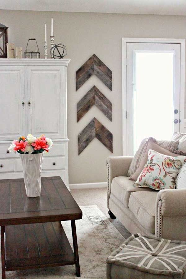 Wall decoration with pallets