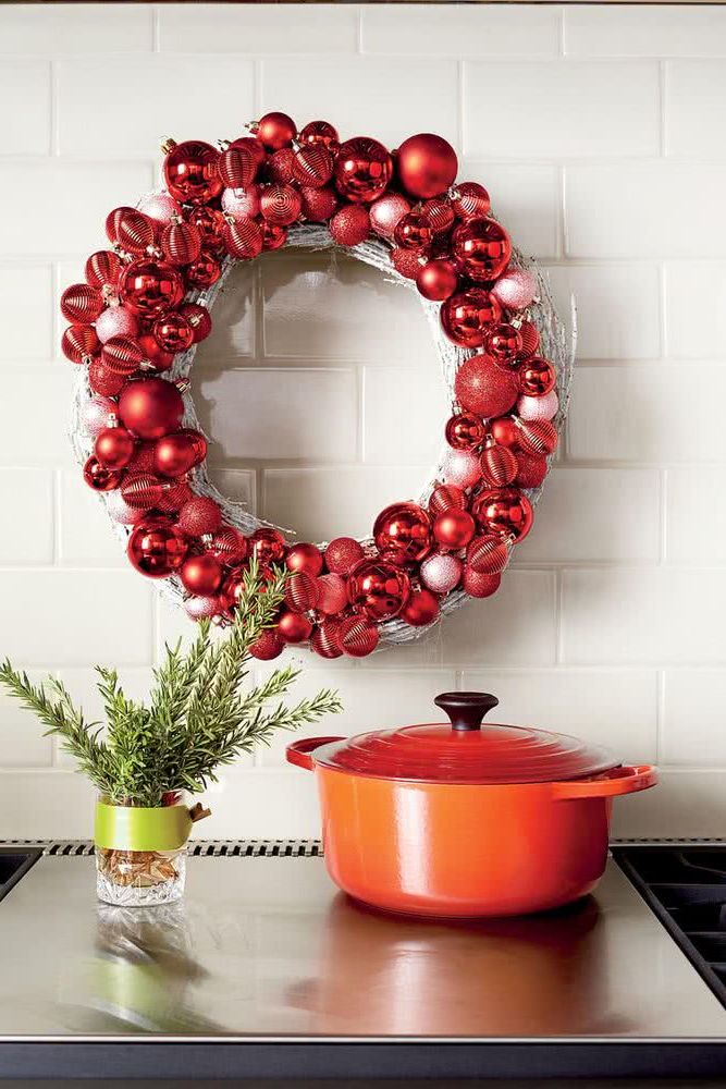 modern christmas arrangements