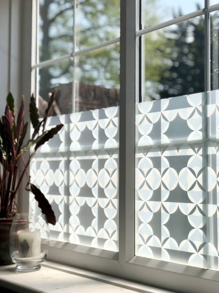 Decorative vinyl for windows