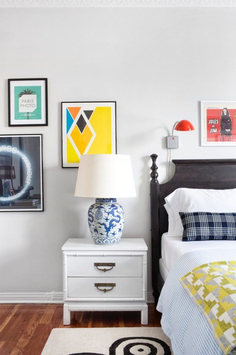 Decorate the bedroom with little money: 60+ great ideas