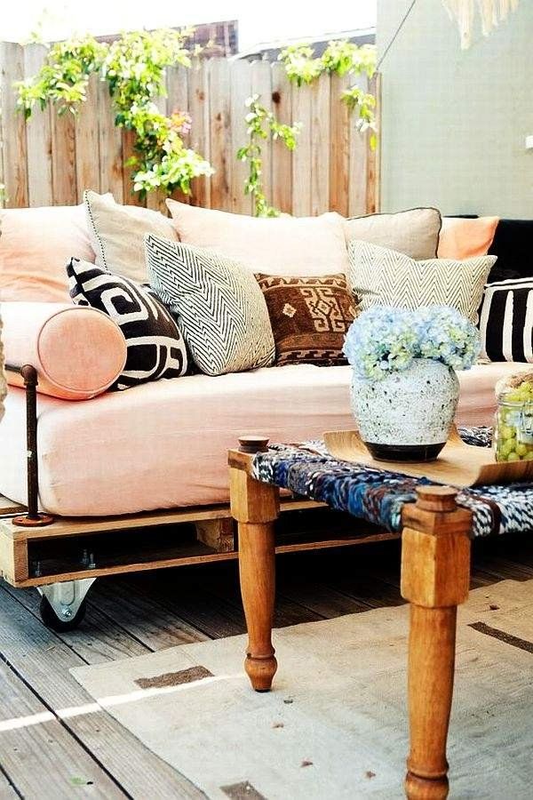 Pallet sofas and armchairs