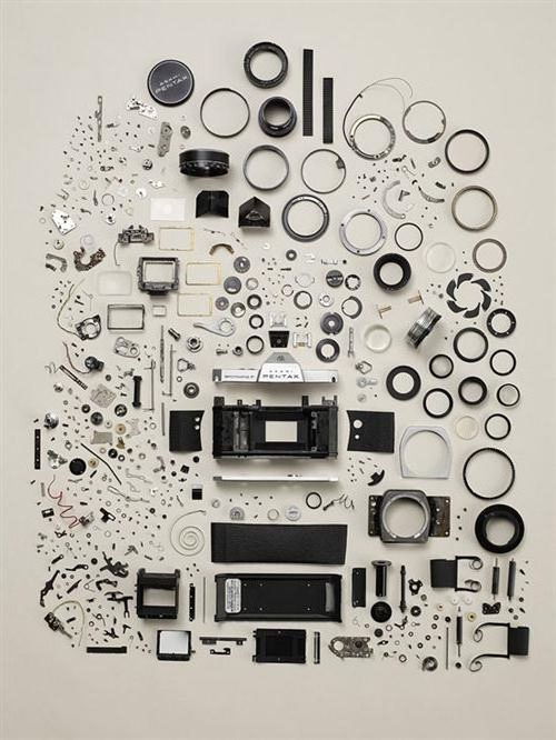 Decorate the walls with disassembled pieces