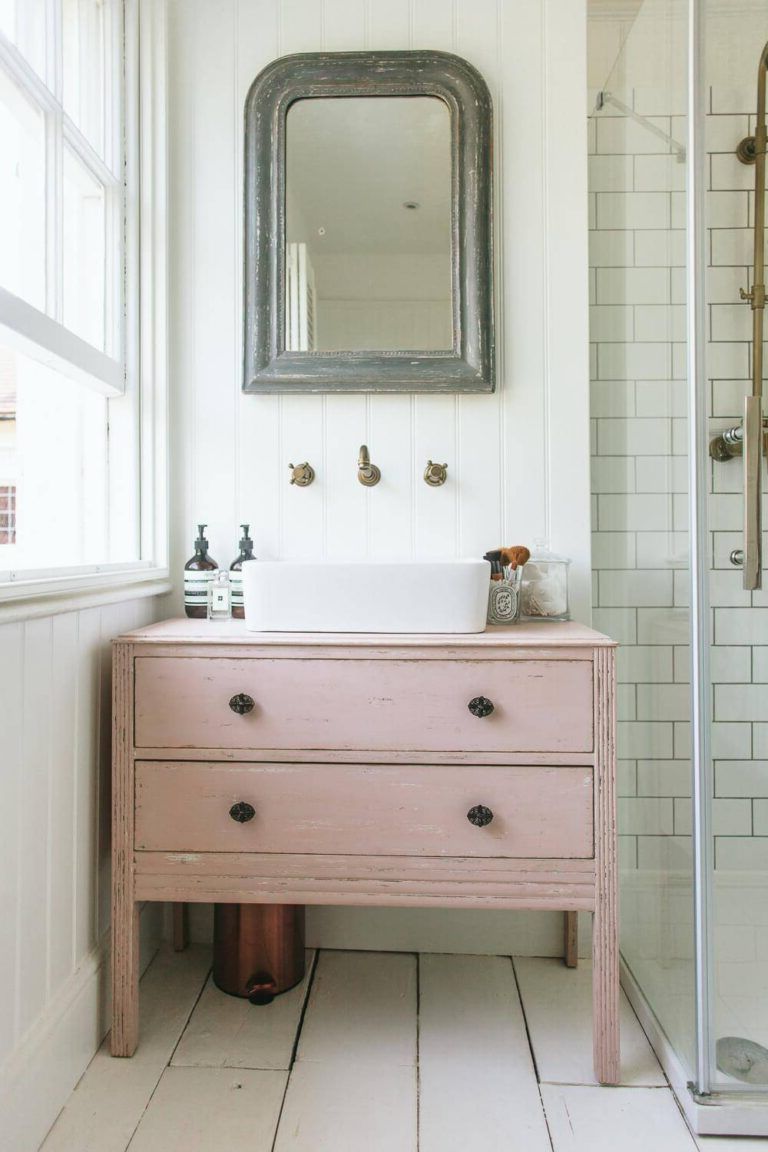 Shabby Chic Bathrooms