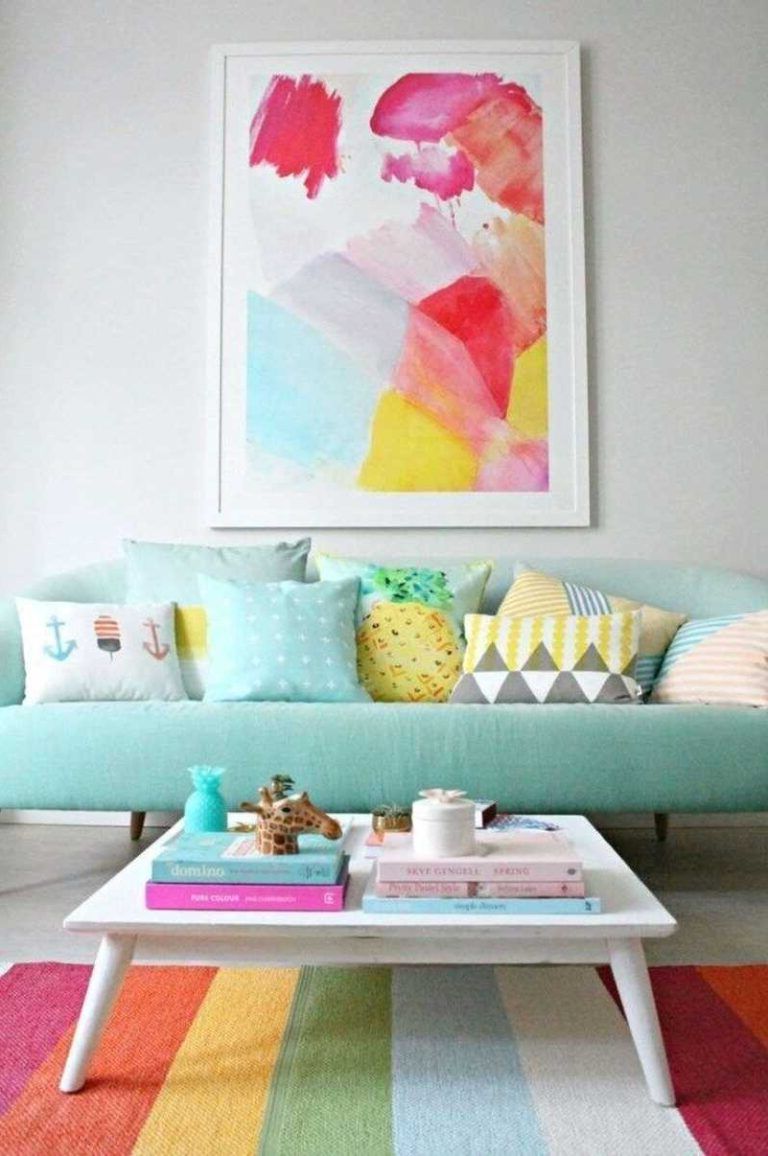 Decorate the living room with bright colors