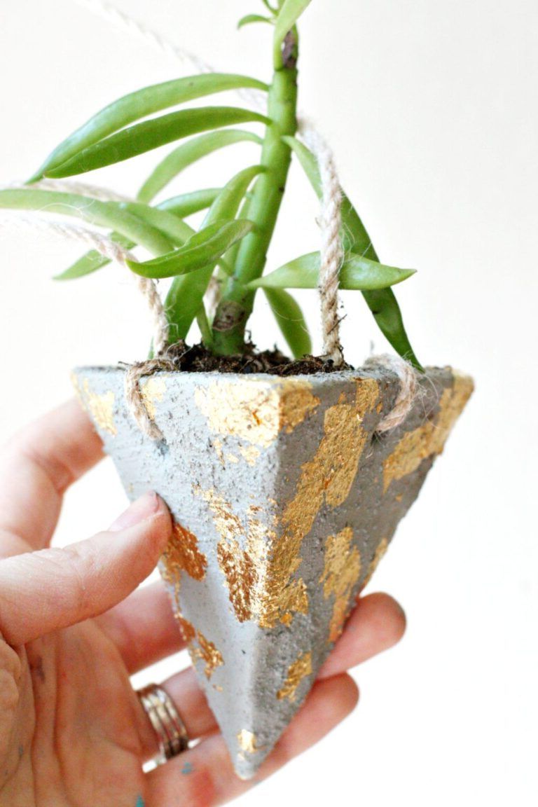 Ceramic or clay hanging planters