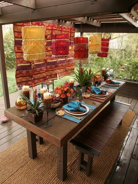 Moroccan decoration in dining rooms