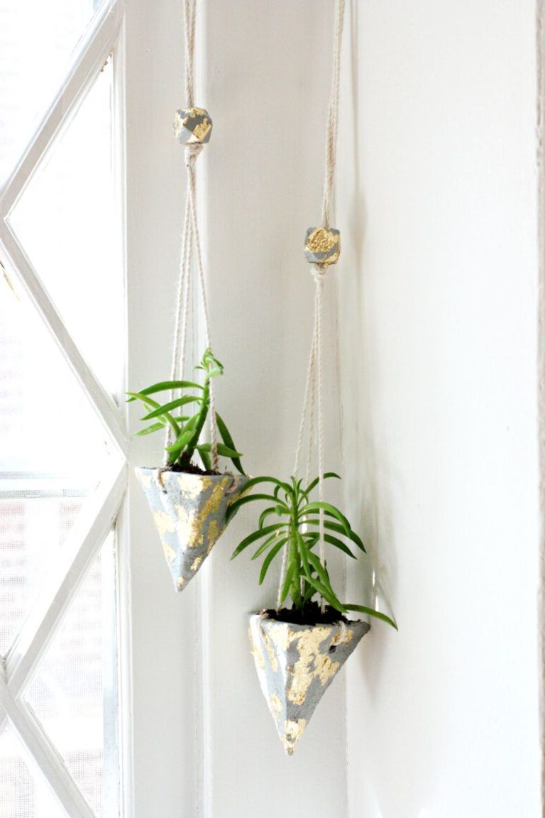 Ceramic or clay hanging planters