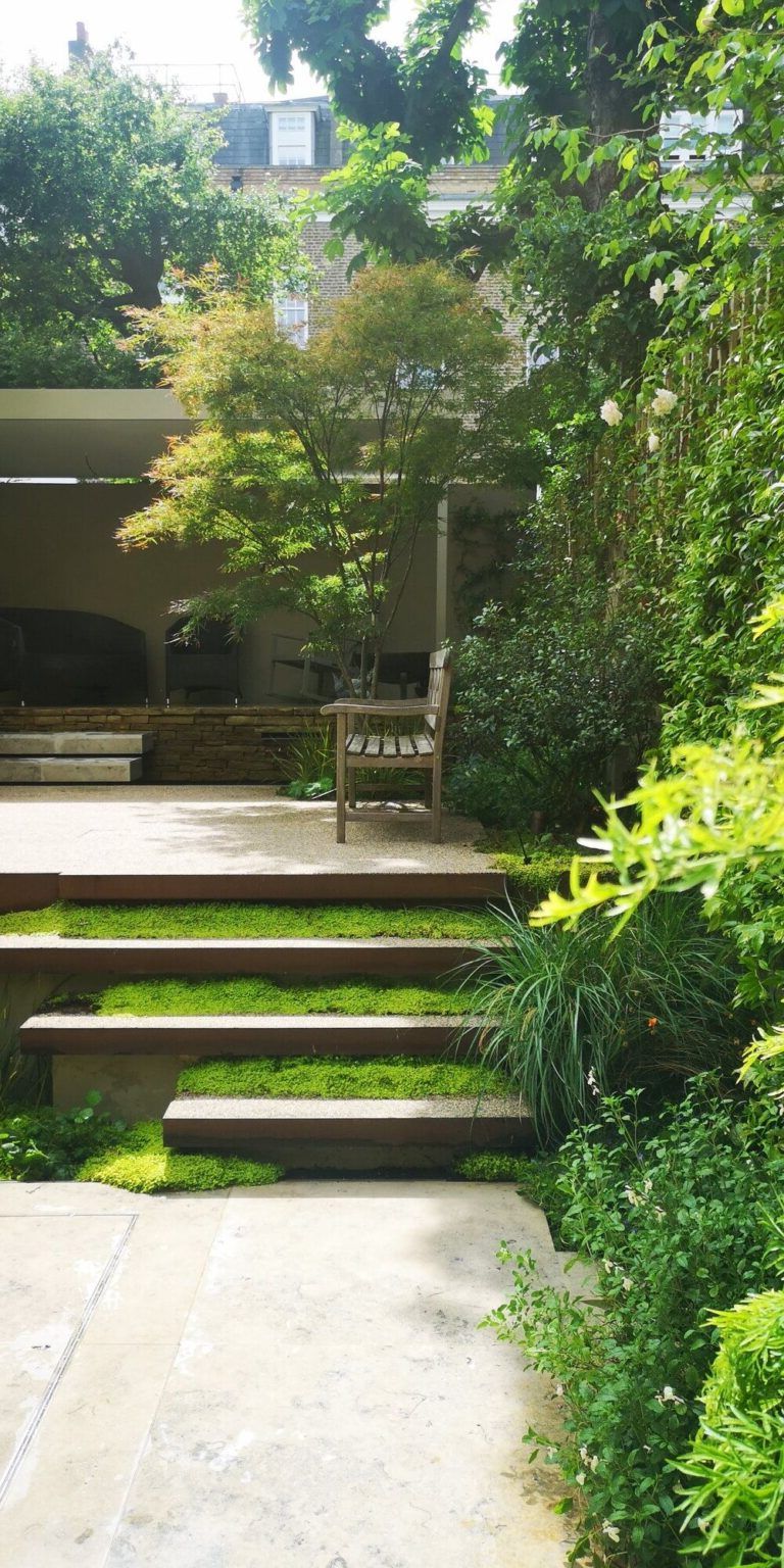 Stone paths and slopes in patios and gardens