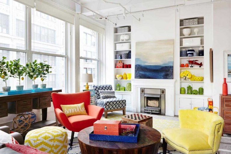 Decorate the living room with bright colors