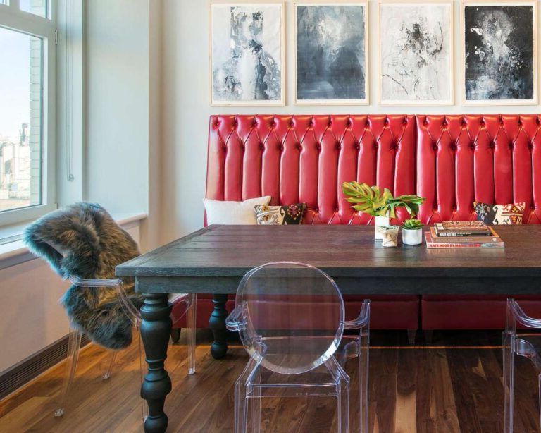 red dining rooms