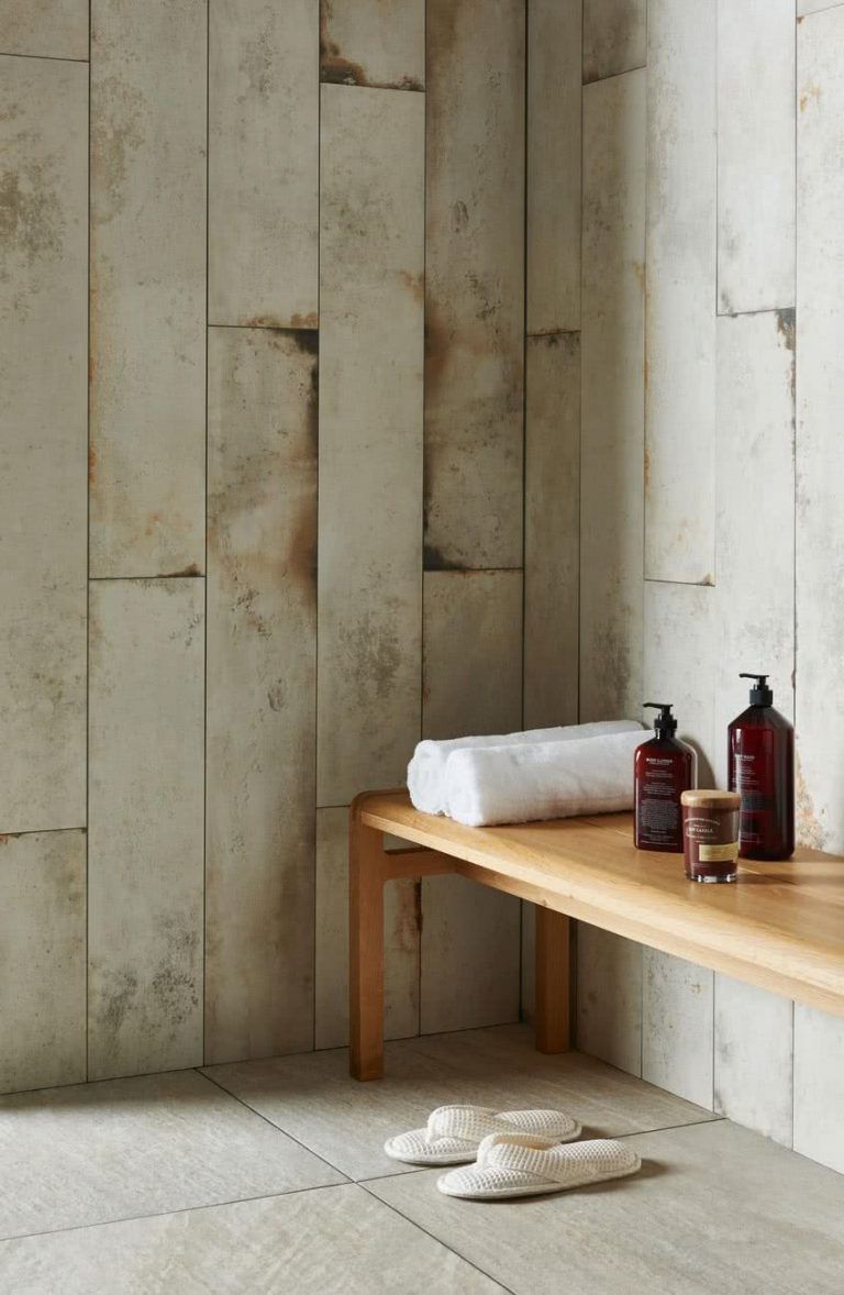 Bathroom decoration with original tiles