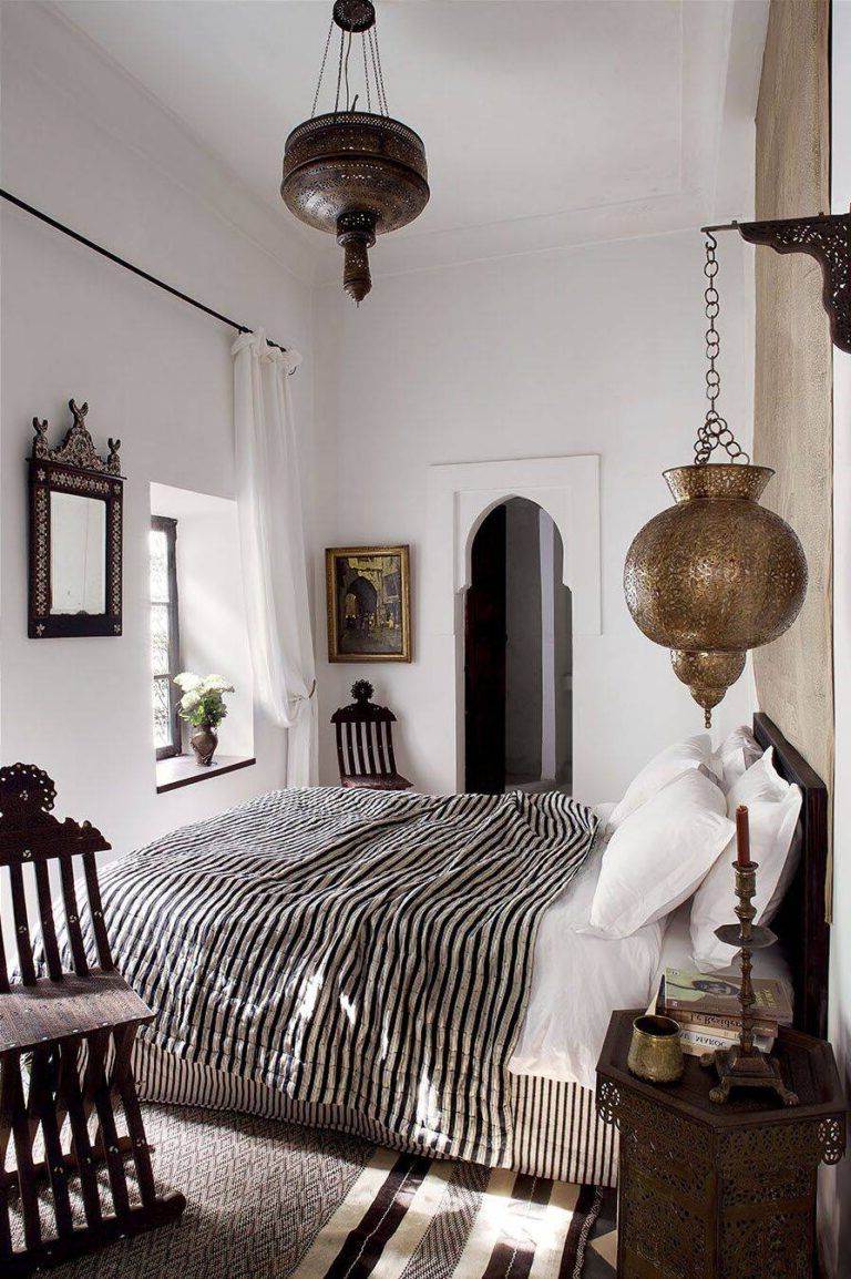 Moroccan decoration in bedrooms