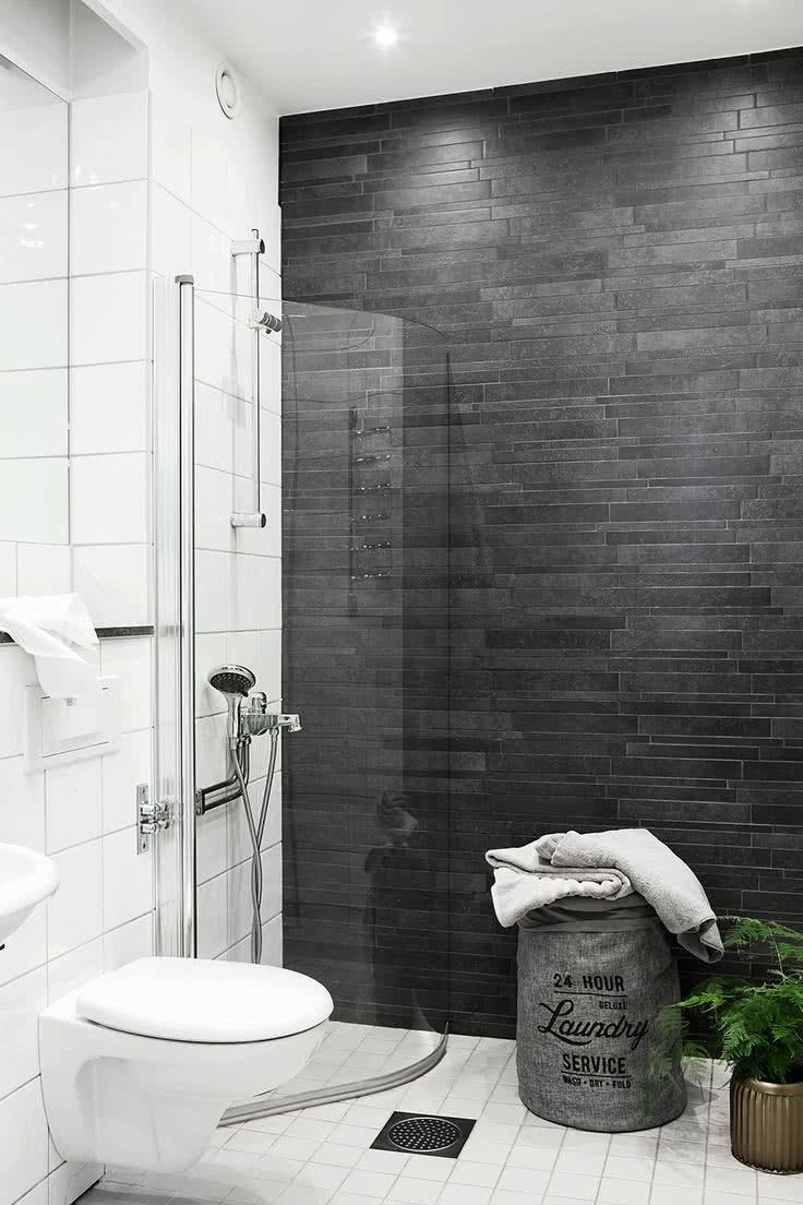 Bathroom decoration with original tiles