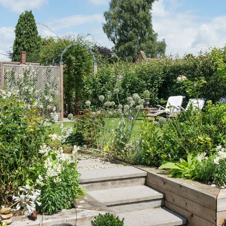 Stone paths and slopes in patios and gardens