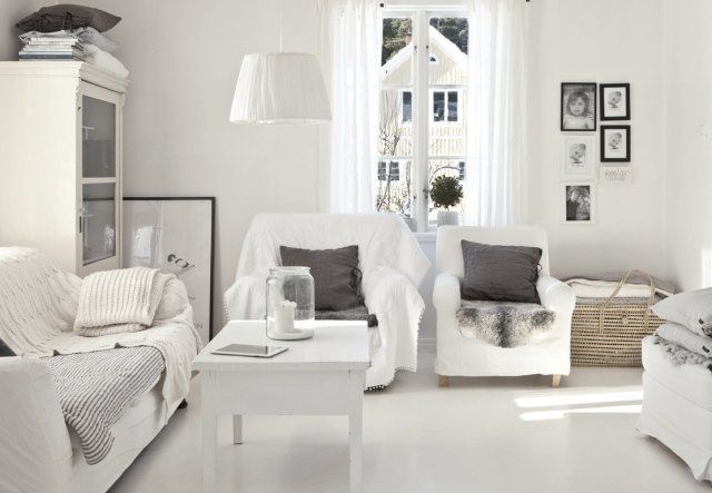 White rooms combined with gray or black