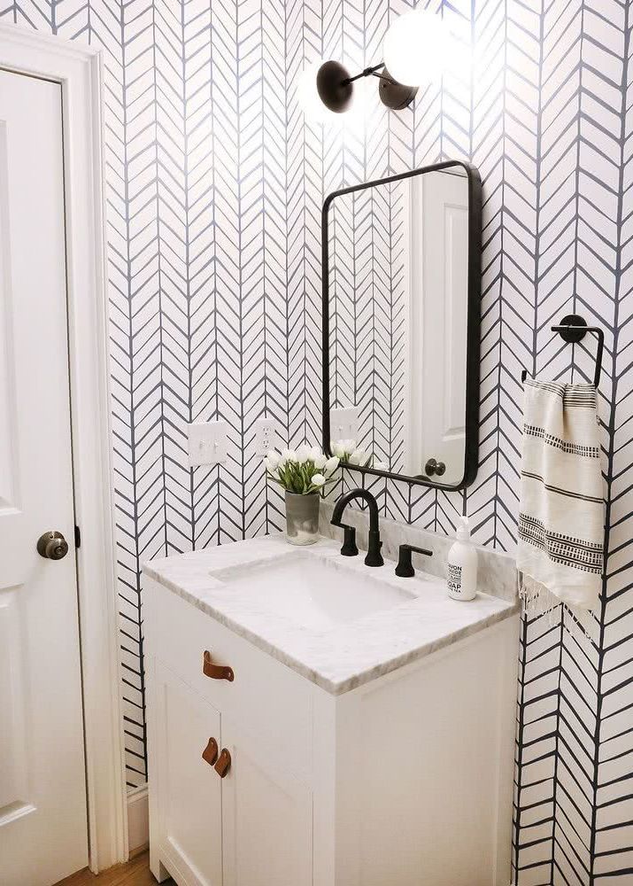 Walls in bathroom decoration