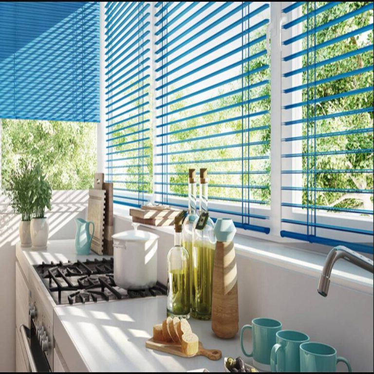 Adjustable Venetian blinds