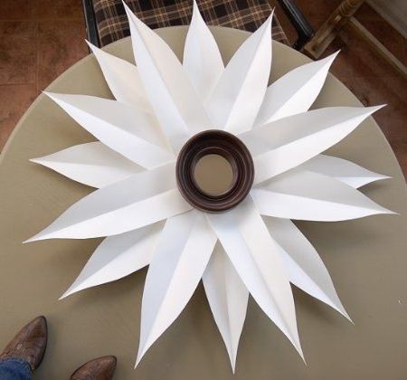 Decoration of mirrors with paper