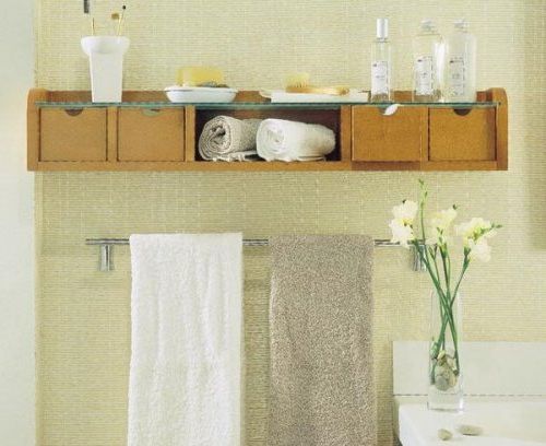 Organization and order in small bathrooms