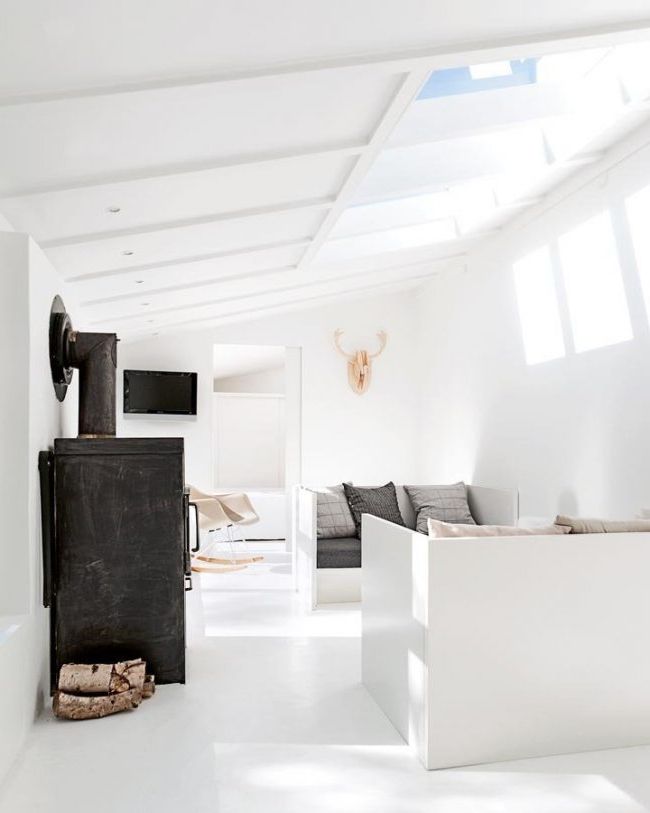 White rooms combined with gray or black