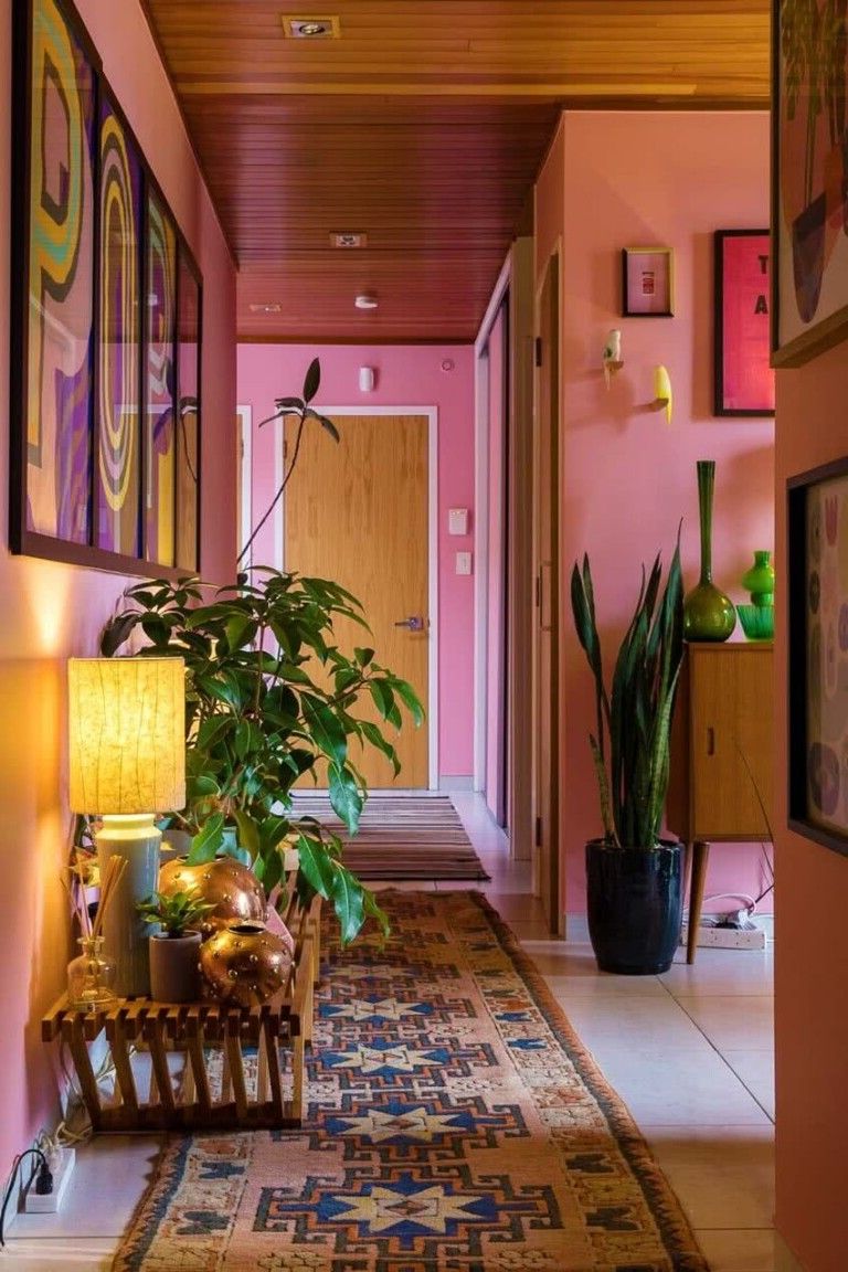 Analogous colors in colorful houses