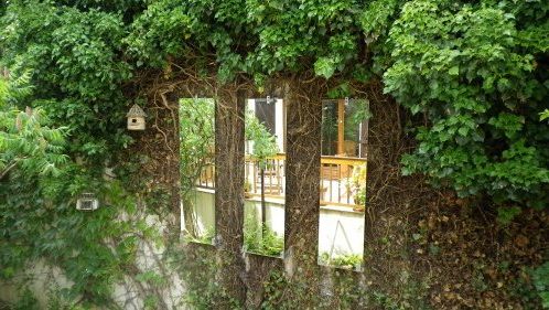 Mirrors in garden and patio decoration