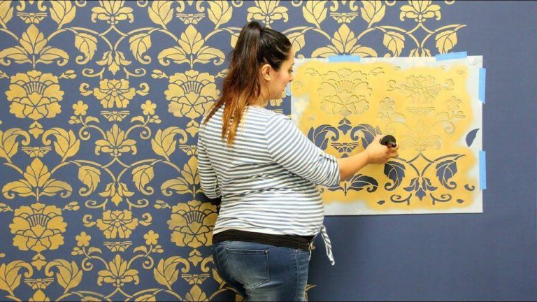 Hand-painted decorated walls with stencils