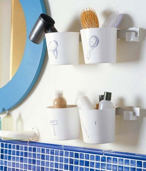 Organization and order in small bathrooms