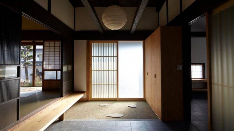 Japanese style entrance