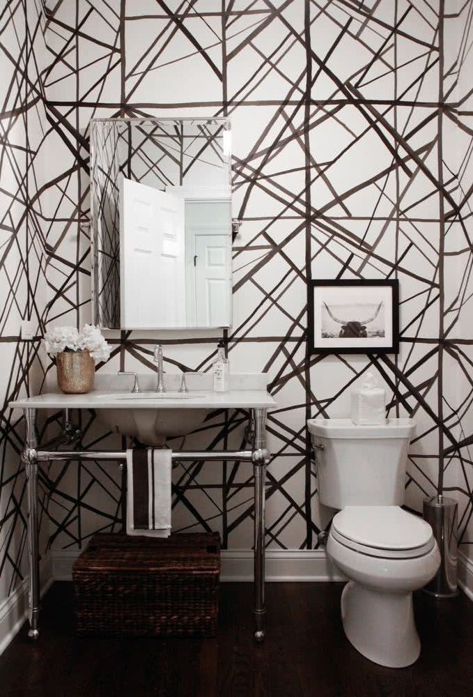 Walls in bathroom decoration