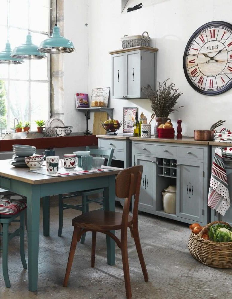 Ornaments in vintage kitchens