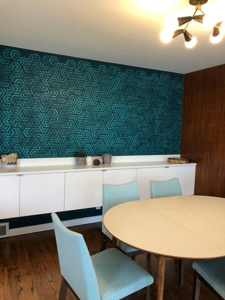 Hand-painted decorated walls with stencils