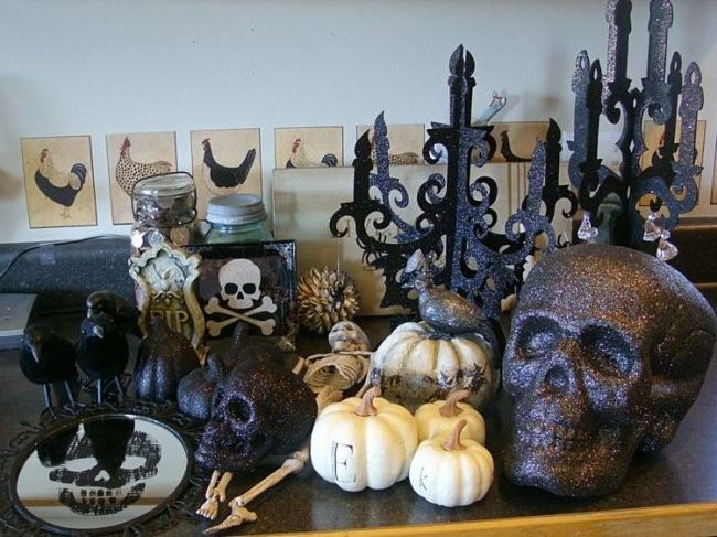 Halloween decoration with skeletons and skulls