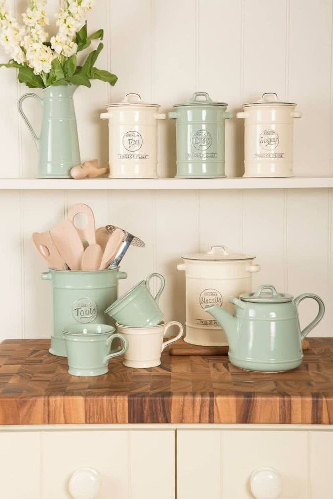 Ornaments in vintage kitchens